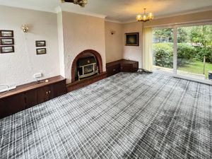 Lounge- click for photo gallery